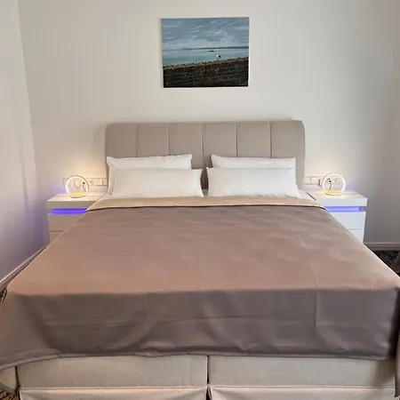 Hotell Art House One 3*