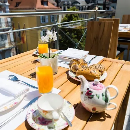 Hotell Art House One