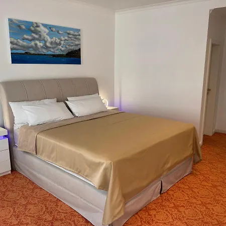 Hotell Art House One