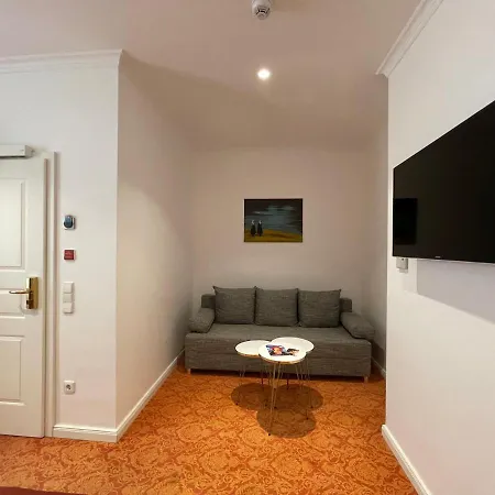 Art House One 3*