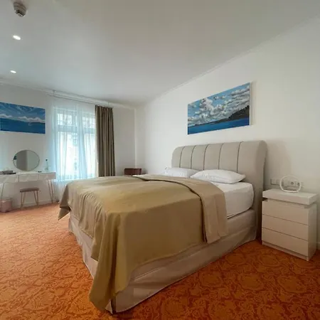 Hotel Art House One