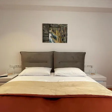 Art House One 酒店