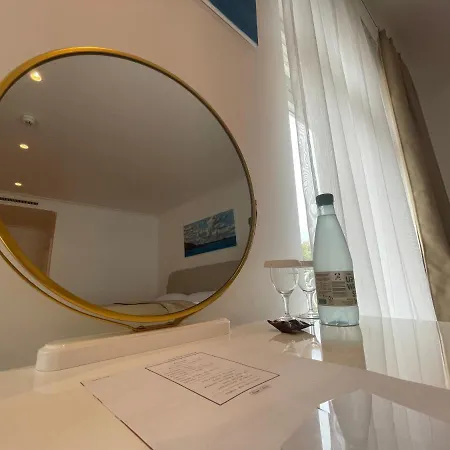 Art House One 3*