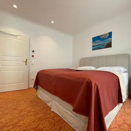 Hotel Art House One 3*