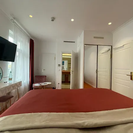 Art House One Отель 3*