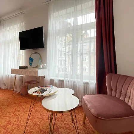 Art House One 酒店