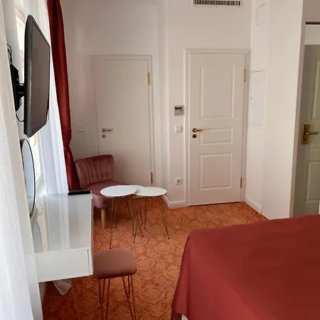 Отель Art House One 3*