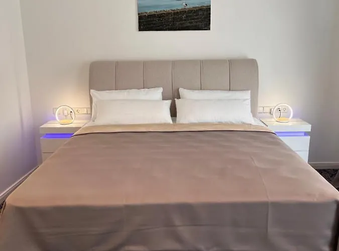 Hotel Art House One 3*