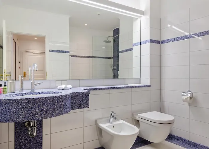 Hotel Art House One 3*