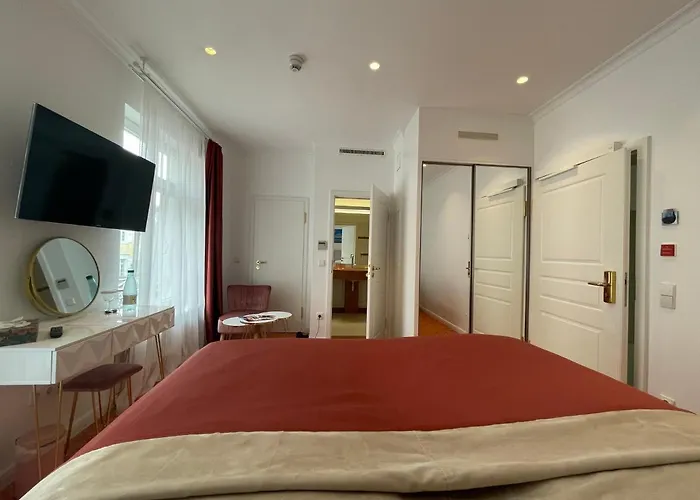 Art House One Hotel 3*