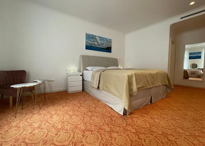 Art House One Hotel 3*