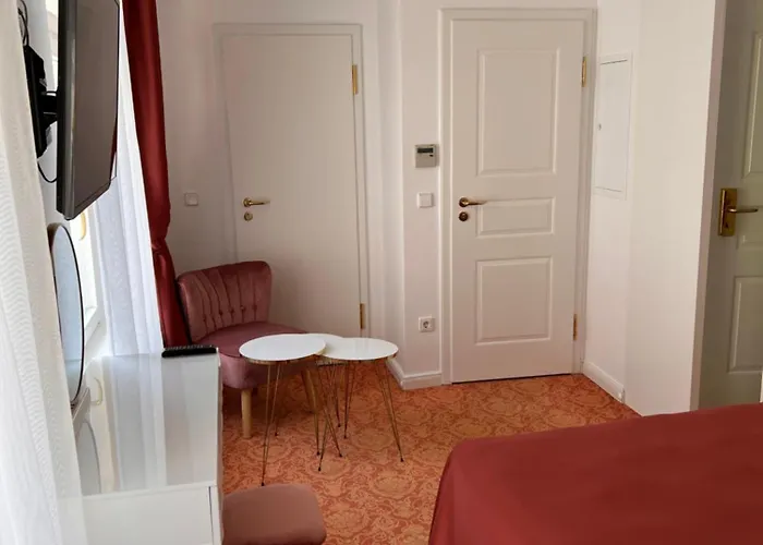 Hotel Art House One 3*